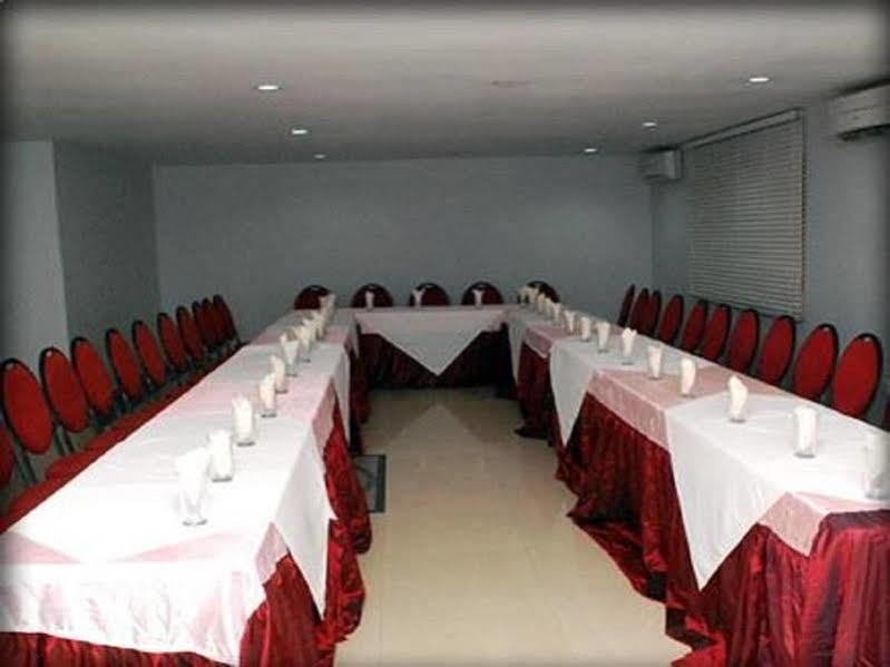 BW Starfire Hotel Ikeja Exterior photo