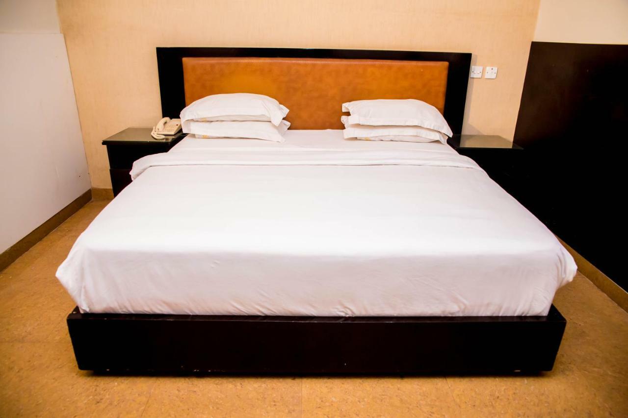 BW Starfire Hotel Ikeja Exterior photo