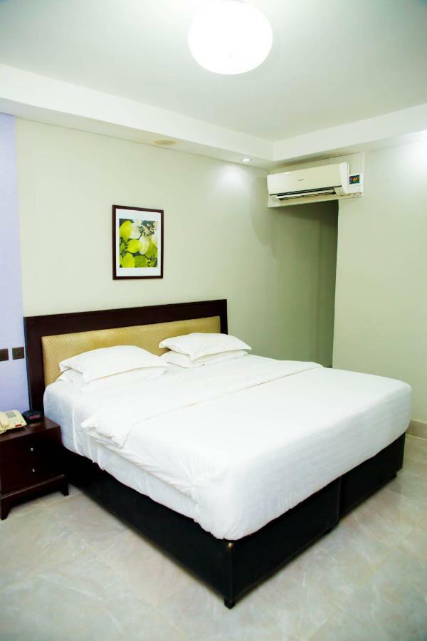 BW Starfire Hotel Ikeja Exterior photo
