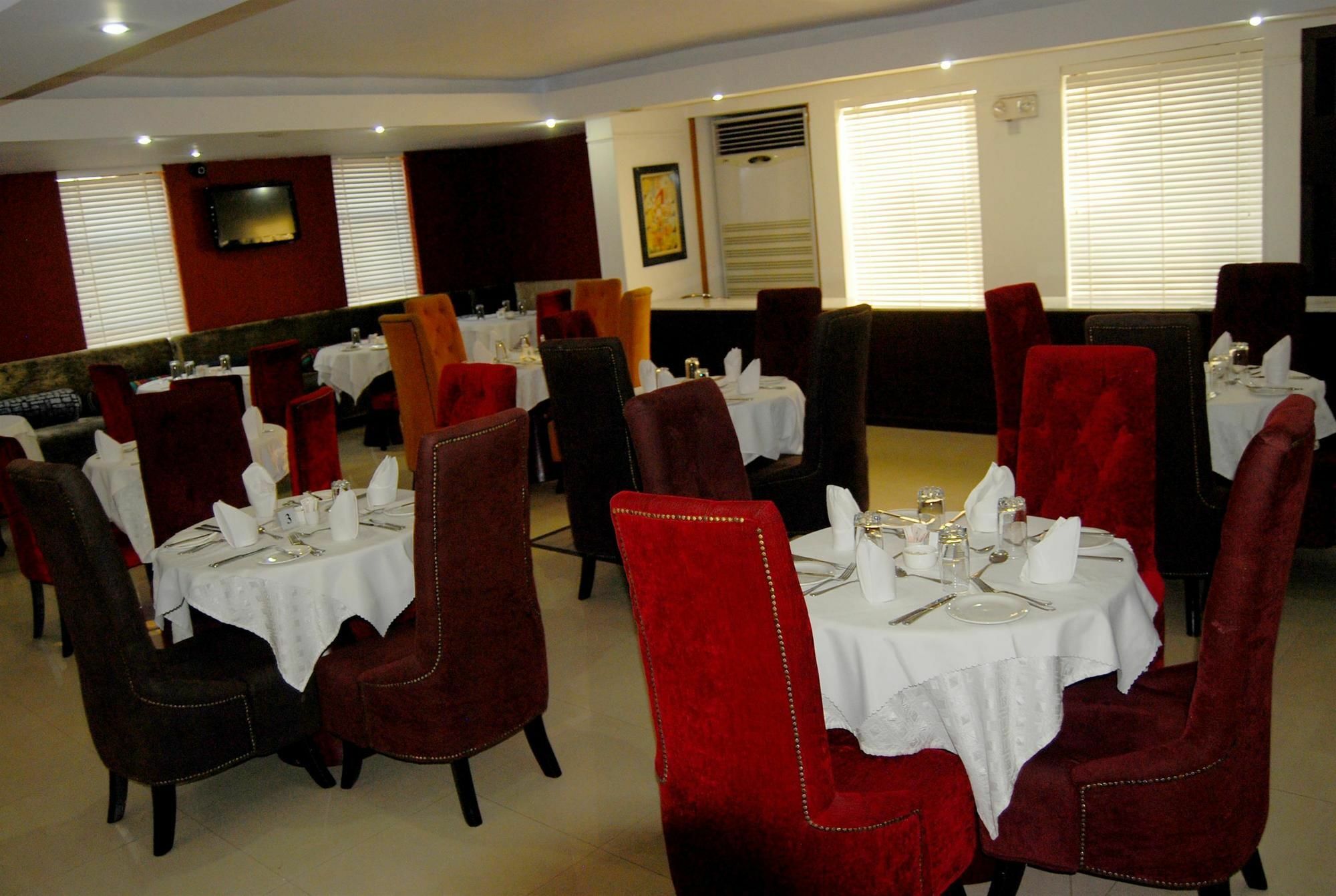 BW Starfire Hotel Ikeja Exterior photo